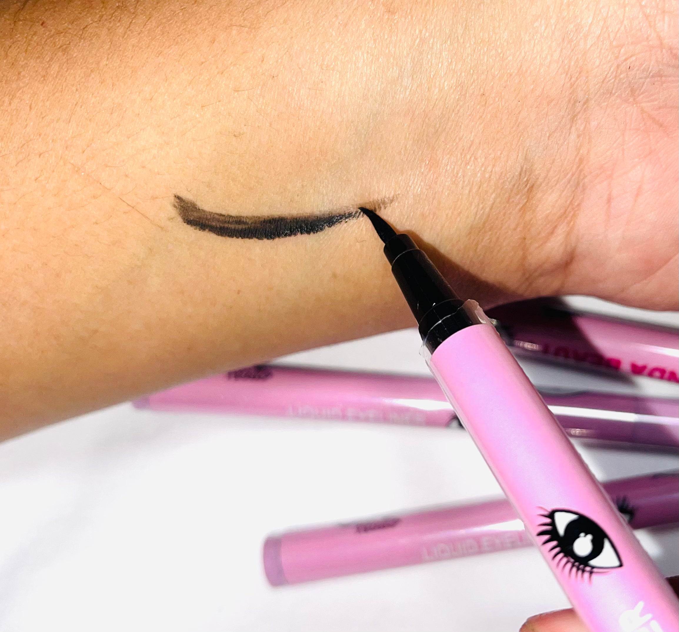 Hello Kitty-Belenda Beauty Liquid Eyeliner